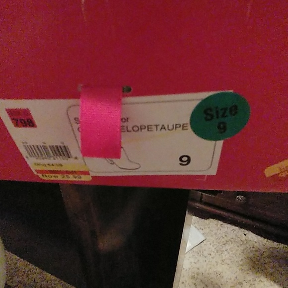 Heeled Booties - Picture 3 of 4